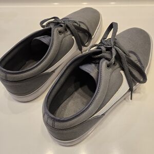 Nike Mens Cool Grey/White sneakers